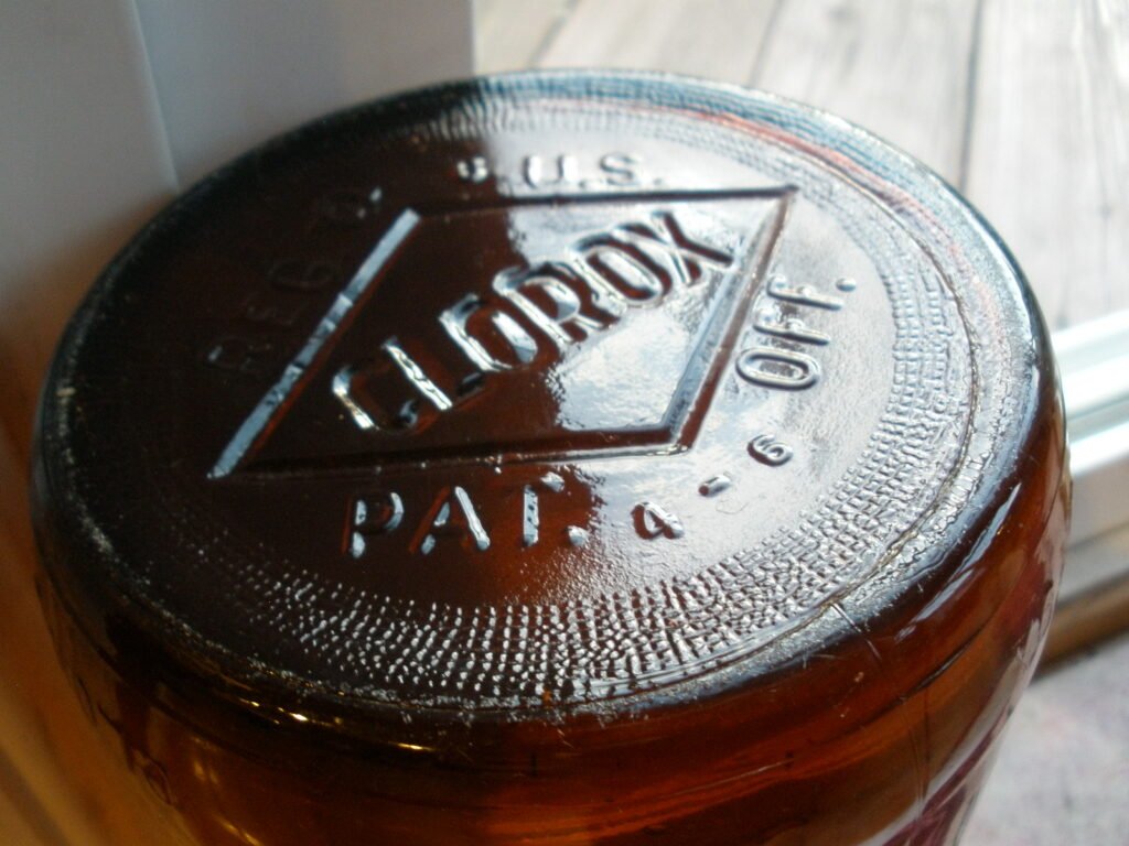 1940s CLOROX BLEACH BOTTLE Amber Glass Original Cap SUPERNOVA