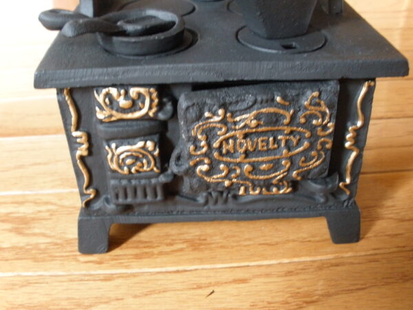 Antique NOVELTY TOY STOVE - Cast Iron - Image 7