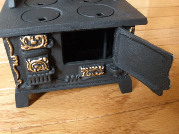 Antique NOVELTY TOY STOVE - Cast Iron - Image 8