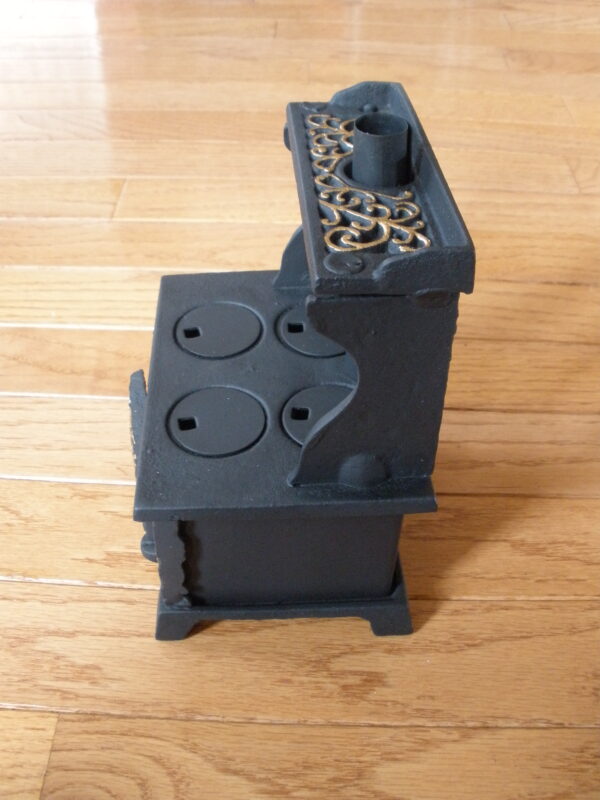 Antique NOVELTY TOY STOVE - Cast Iron - Image 9