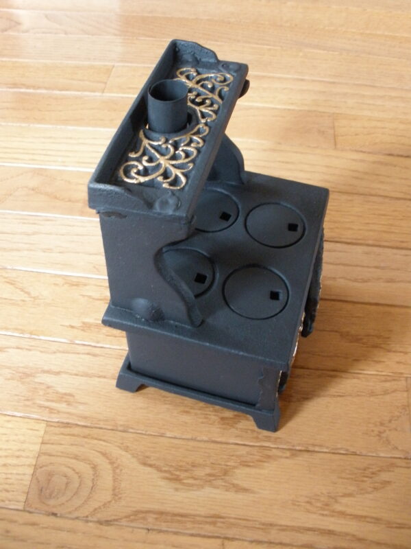 Antique NOVELTY TOY STOVE - Cast Iron - Image 14