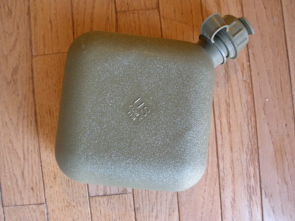 1990s US MILITARY COLLAPSIBLE CANTEEN, POUCH, & SHOULDER STRAP - Image 3