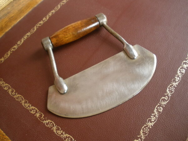 Vintage ULU KNIFE - HERB PASTRY CUTTER - MEZZALUNA KNIFE - Image 2