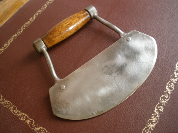 Vintage ULU KNIFE - HERB PASTRY CUTTER - MEZZALUNA KNIFE - Image 3