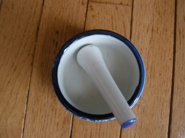 Vintage JAPANESE CERAMIC MORTAR & PESTLE - Image 5
