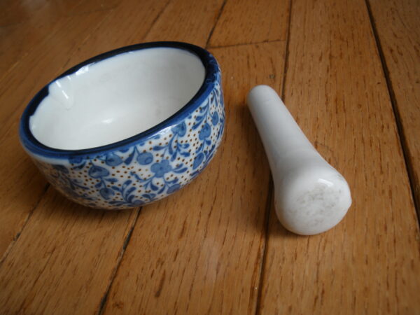 Vintage JAPANESE CERAMIC MORTAR & PESTLE - Image 8