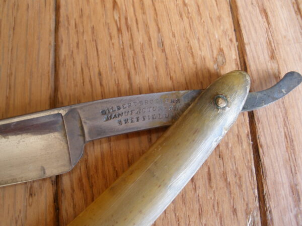 Vintage GILBERT BROTHERS STRAIGHT EDGE RAZOR - 3/4 inch blade - Image 2