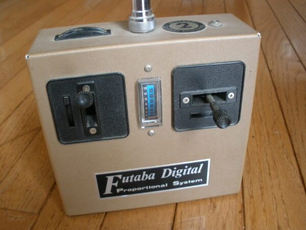 Vintage REMOTE CONTROL WOODEN YACHT - FUTABA DIGITAL Remote Controller - Image 28