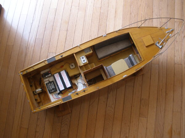 Vintage REMOTE CONTROL WOODEN YACHT - FUTABA DIGITAL Remote Controller - Image 34