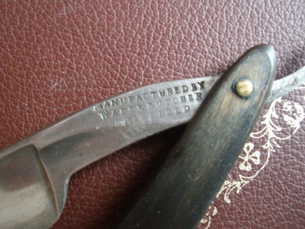 Vintage WADE & BUTCHER STRAIGHT RAZOR - 3/4 inch blade - Image 3