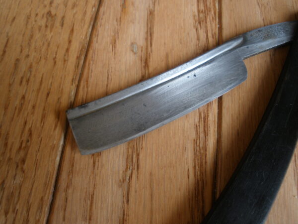 Vintage WADE & BUTCHER Straight Edge Razor - Sheffield, England - Image 4