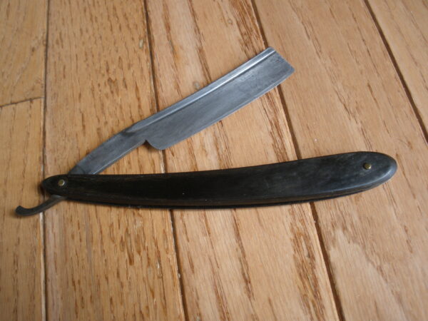 Vintage WADE & BUTCHER Straight Edge Razor - Sheffield, England - Image 5