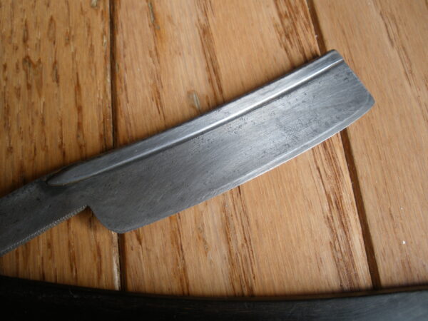 Vintage WADE & BUTCHER Straight Edge Razor - Sheffield, England - Image 6