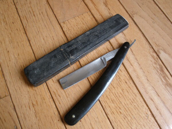 1800s GEORGE WOSTENHOLM & SON - CELEBRATED I.XL. RAZOR & CASE - Image 5