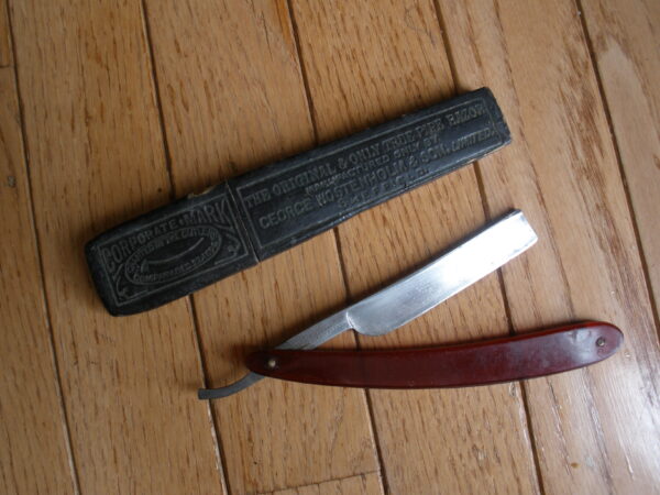 1800s GEORGE WOSTENHOLM & SON - TRUE PIPE STRAIGHT EDGE RAZOR & CASE