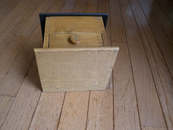 Vintage Coffee Grinder - Dovetail Corners - Metal Top - Original - Image 10