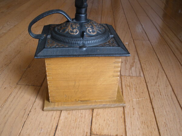 Vintage Coffee Grinder - Dovetail Corners - Metal Top - Original - Image 5