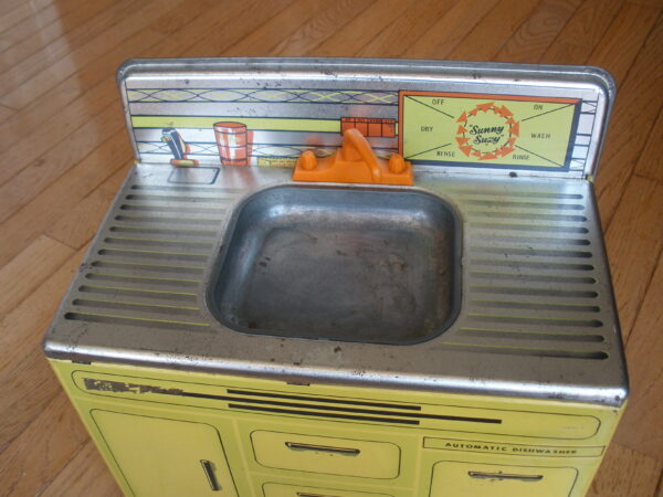 Vintage TIN TOY KITCHEN SINK - Wolverine Toy Company - Image 2