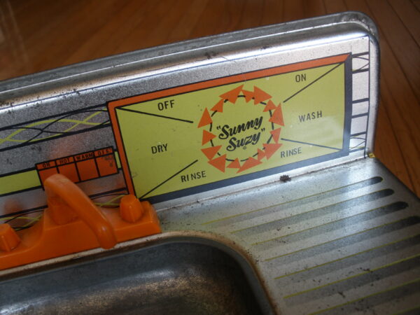 Vintage TIN TOY KITCHEN SINK - Wolverine Toy Company - Image 3