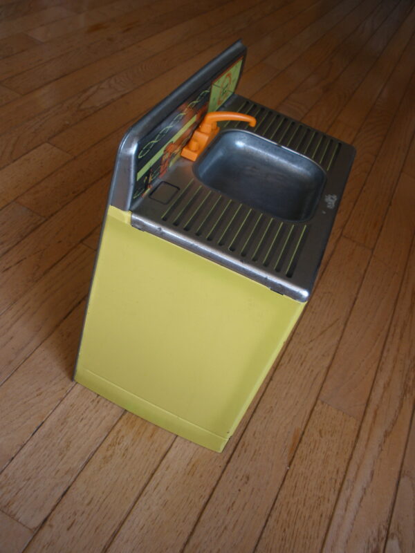 Vintage TIN TOY KITCHEN SINK - Wolverine Toy Company - Image 6