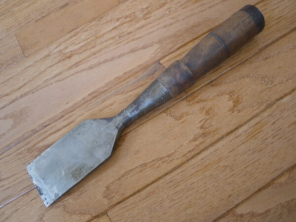 1920s Sweetheart STANLEY BEVELED SOCKET CHISEL - 2 INCH CUTTING EDGE - Image 3