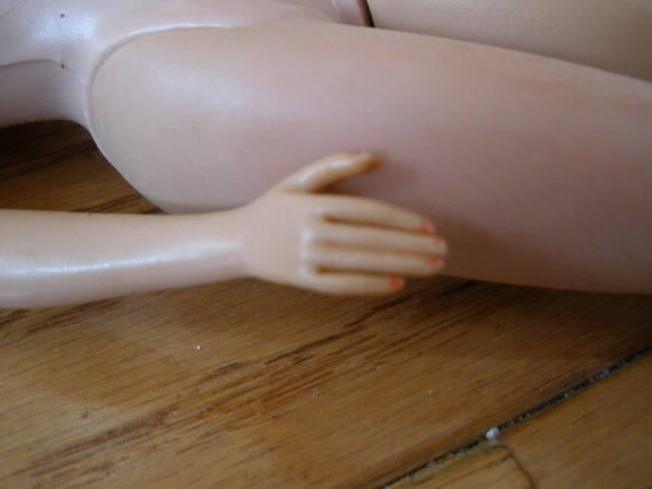 RARE 1961 BRUNETTE BARBIE BUBBLE CUT DOLL Model #850 - Original Outfit - Image 12