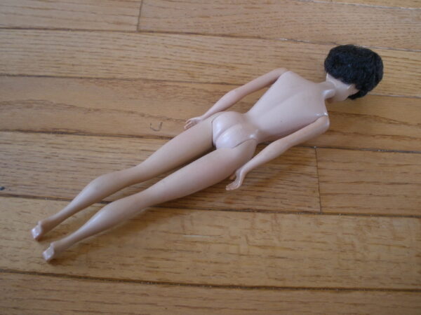 RARE 1961 BRUNETTE BARBIE BUBBLE CUT DOLL Model #850 - Original Outfit - Image 13
