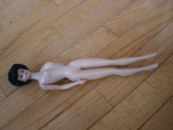 RARE 1961 BRUNETTE BARBIE BUBBLE CUT DOLL Model #850 - Original Outfit - Image 14