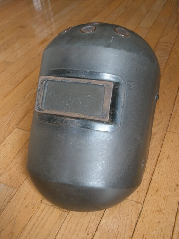 1940s GENERAL ELECTRIC WELDING HELMET - Winnie the Welder - Image 12