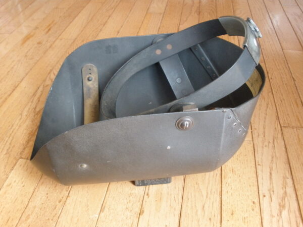 1940s GENERAL ELECTRIC WELDING HELMET - Winnie the Welder - Image 2