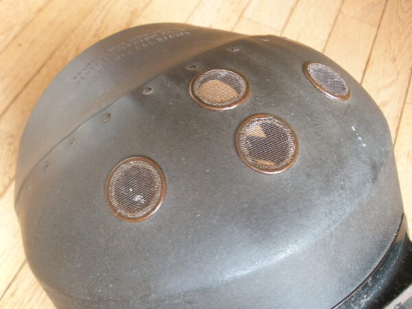 1940s GENERAL ELECTRIC WELDING HELMET - Winnie the Welder - Image 4