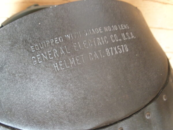 1940s GENERAL ELECTRIC WELDING HELMET - Winnie the Welder - Image 5