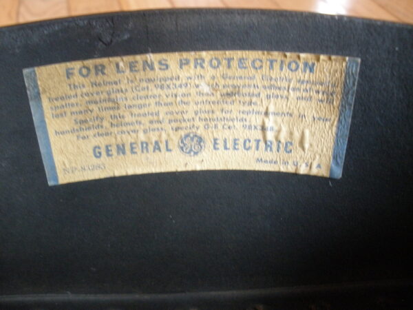 1940s GENERAL ELECTRIC WELDING HELMET - Winnie the Welder - Image 8