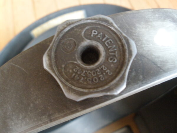 1940s GENERAL ELECTRIC WELDING HELMET - Winnie the Welder - Image 9