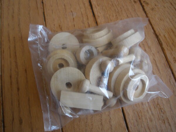 New Old Stock WOOD TRAIN ASSEMBLY HOBBY KIT - Image 6