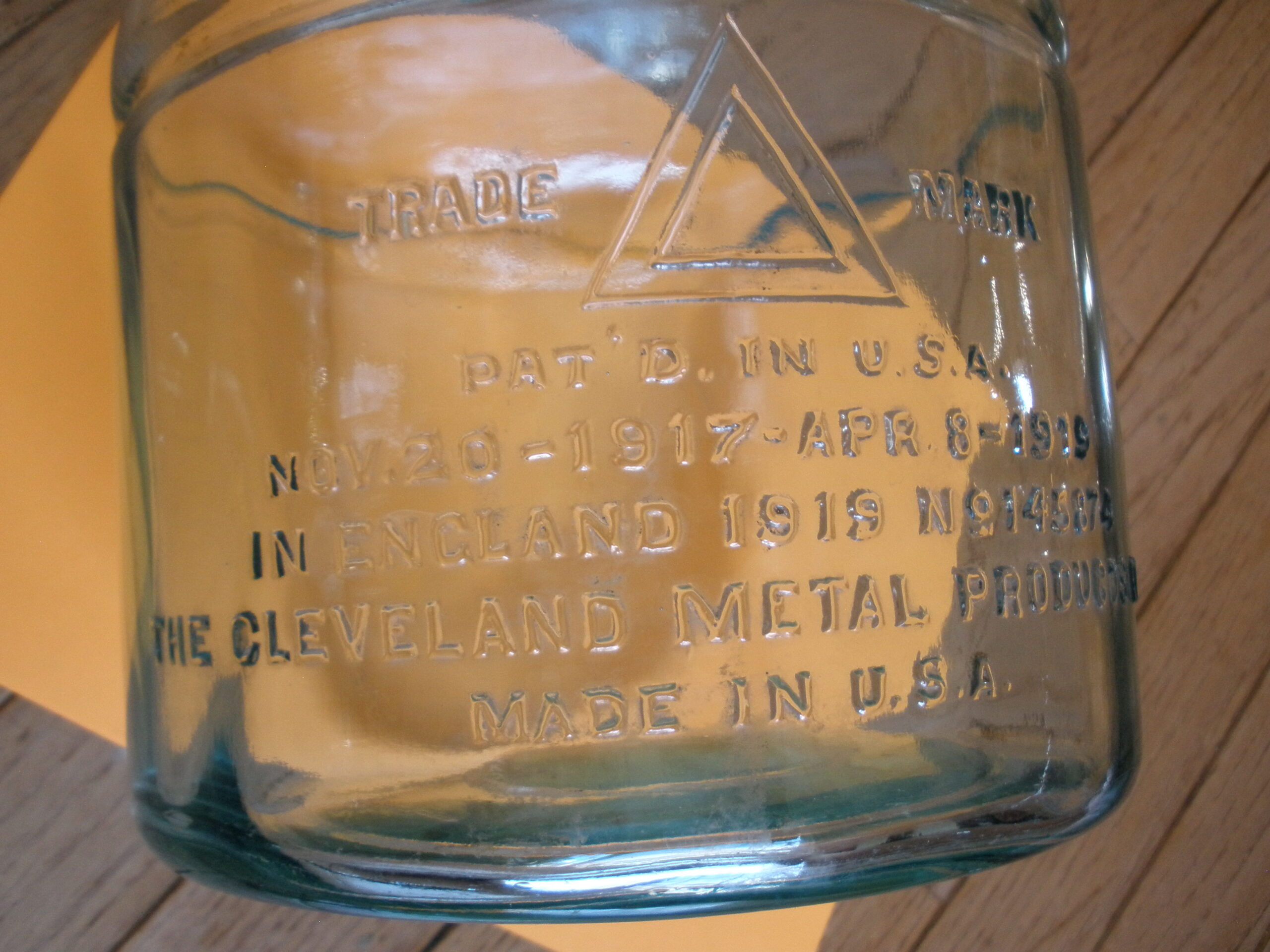 1920s STOVE KEROSENE GLASS DRIP JUG - Cleveland Metal Products Co. - Image 2