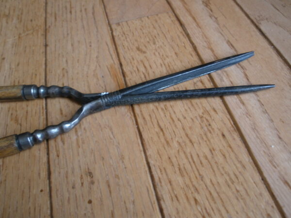 1920s BEAUTY SHOP STYLISH HAIR CURLING IRON - Image 4
