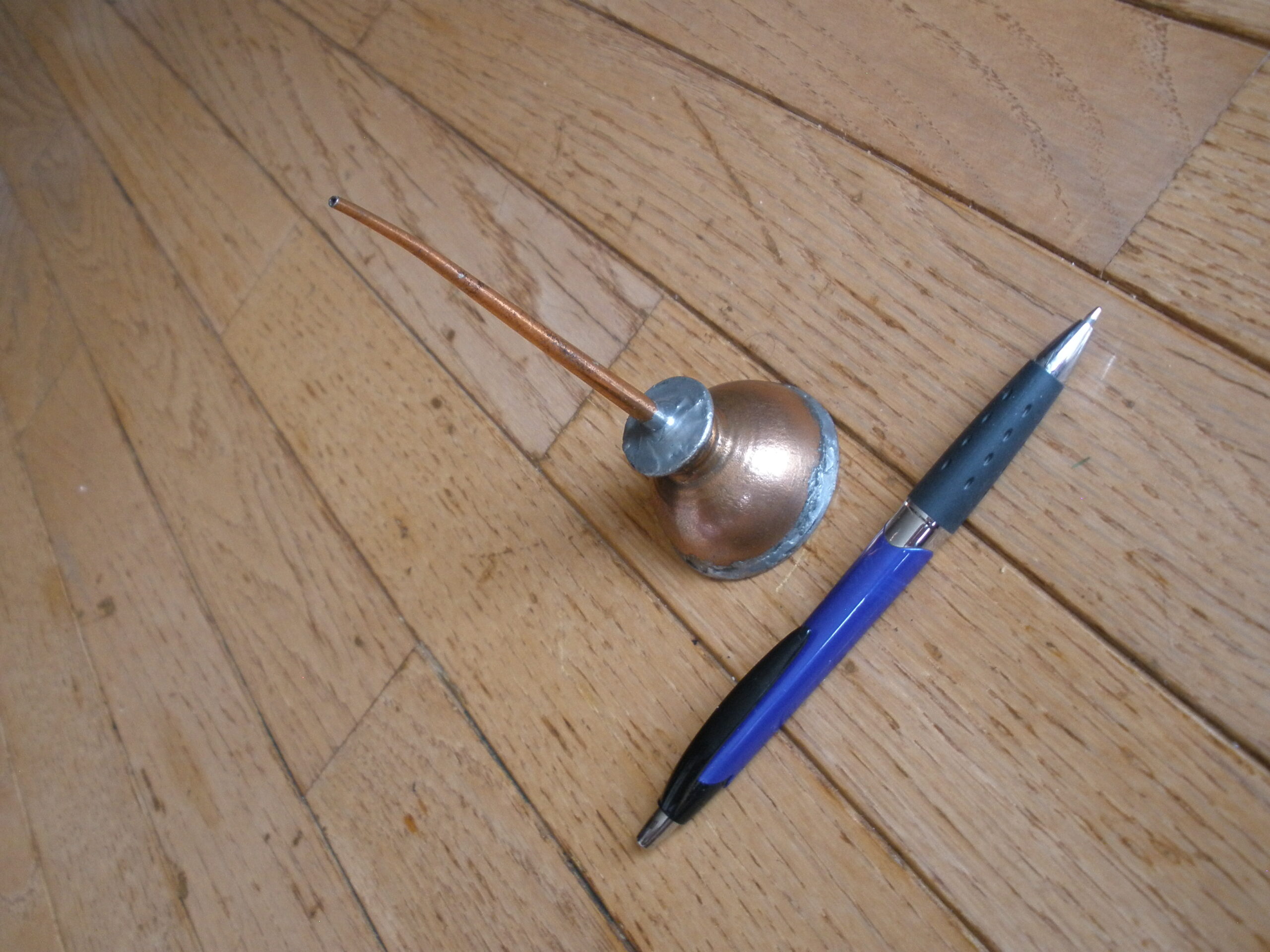 Vintage SMALL BELL SHAPED OILER - Image 4