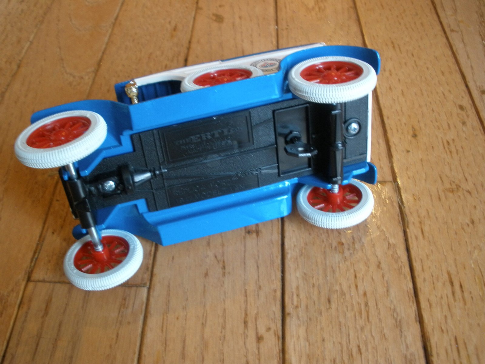 AMOCO 100th Anniversary 1917 Model T Truck Bank - ERTL Die Cast Model - Image 7