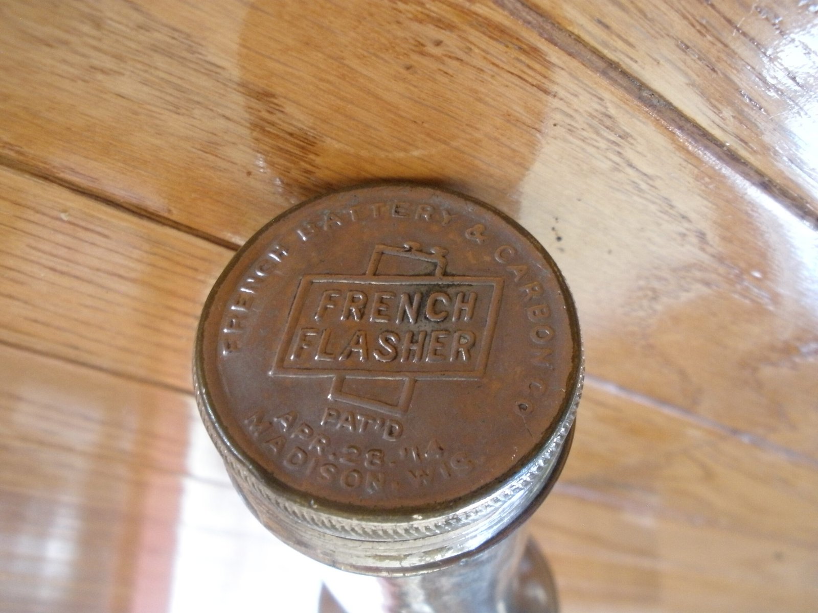 Early 1900s FRENCH FLASHER FLASHLIGHT - French Battery & Carbon Co. - Image 6