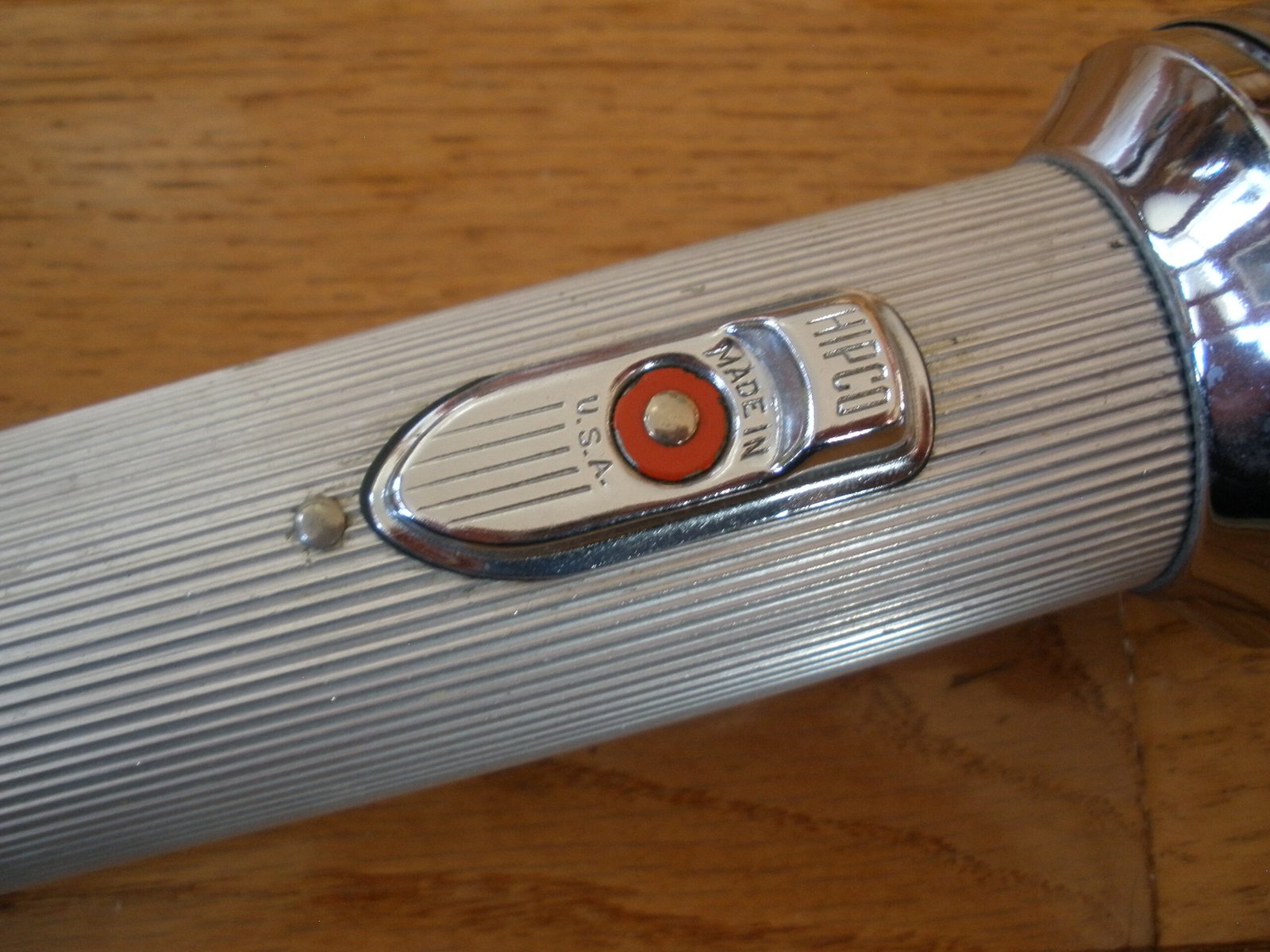 VINTAGE HIPCO CHROME FLASHLIGHT - Image 5