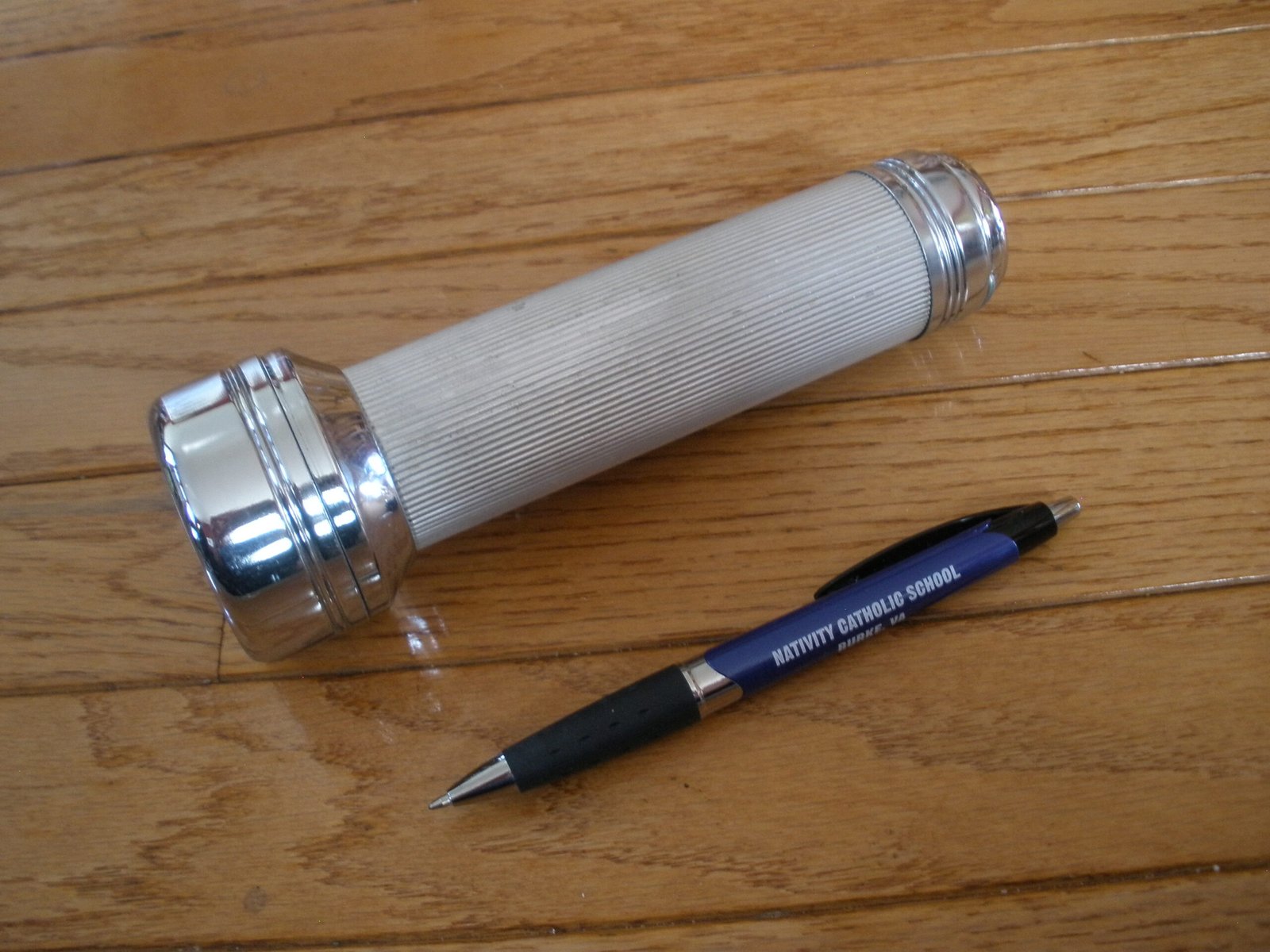 VINTAGE HIPCO CHROME FLASHLIGHT - Image 7