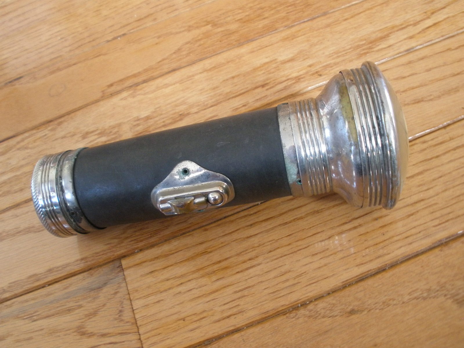 Eveready Daylo “Walleye" Lens Antique Flashlight