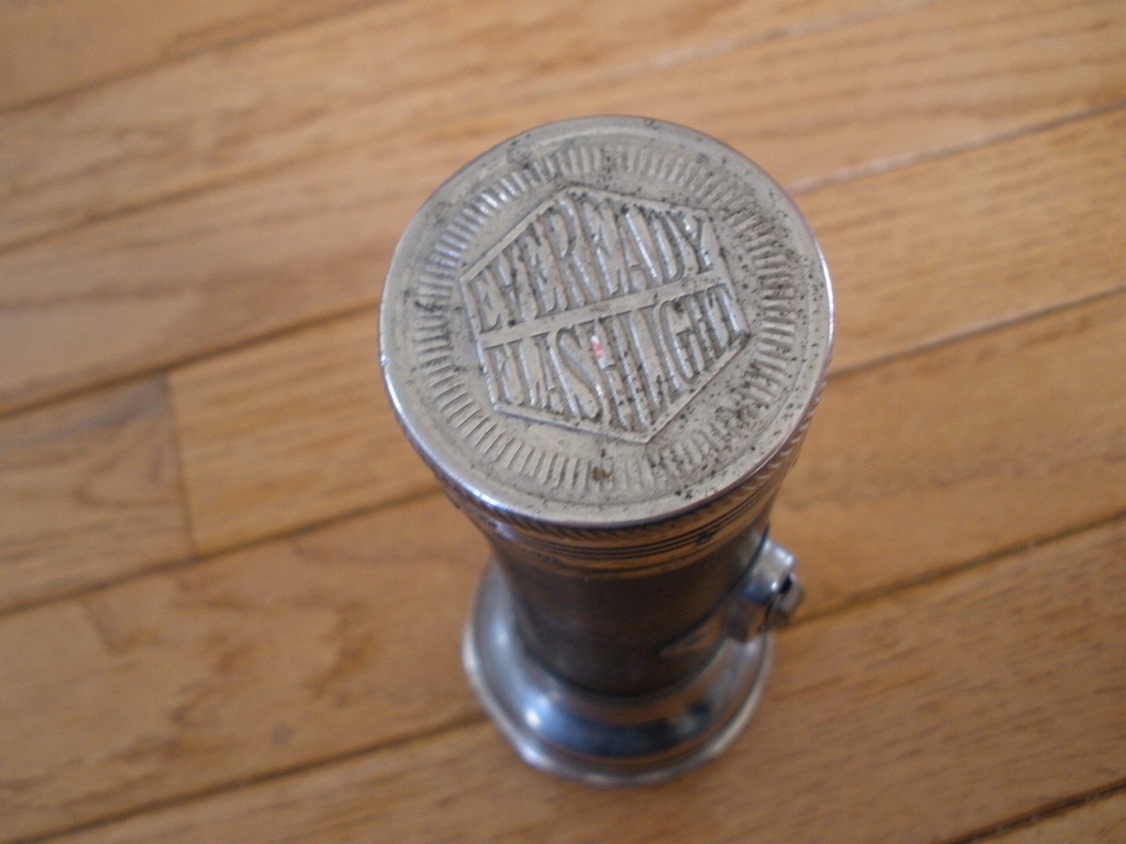 Eveready Daylo “Walleye" Lens Antique Flashlight - Image 2