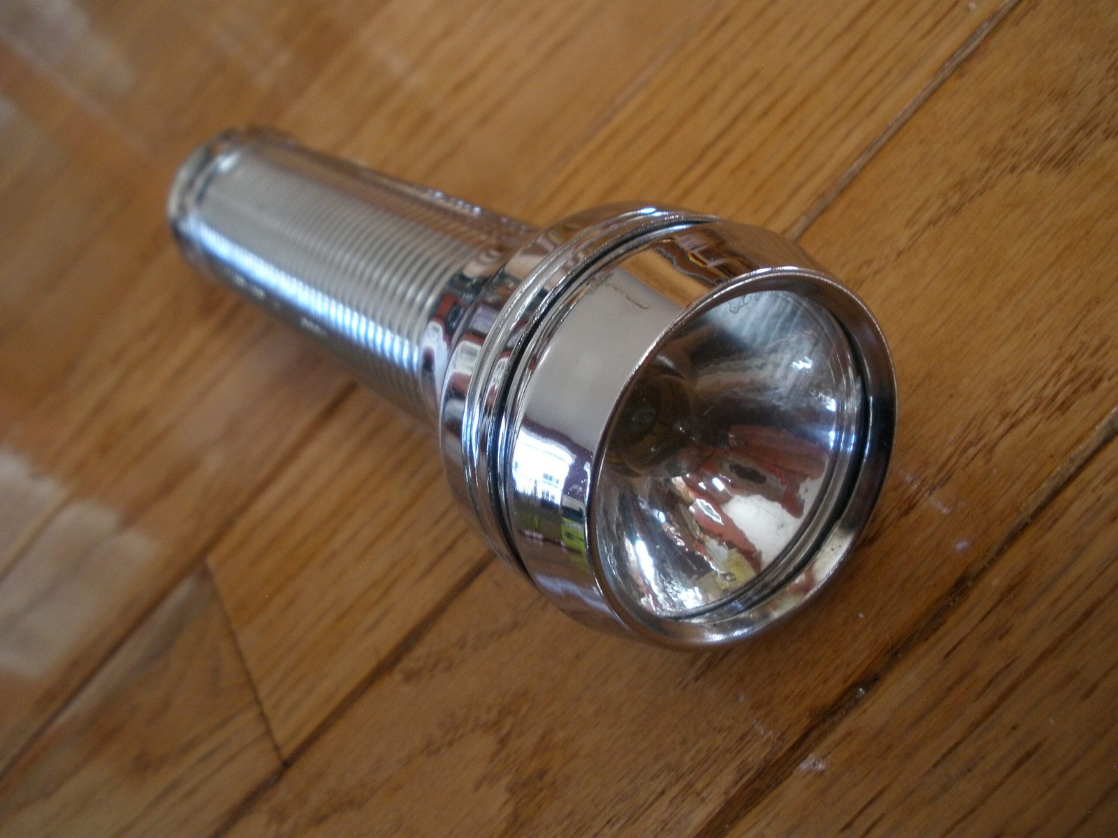 1960s RAY-O-VAC SPORTSMAN CHROME FLASHLIGHT - Image 5
