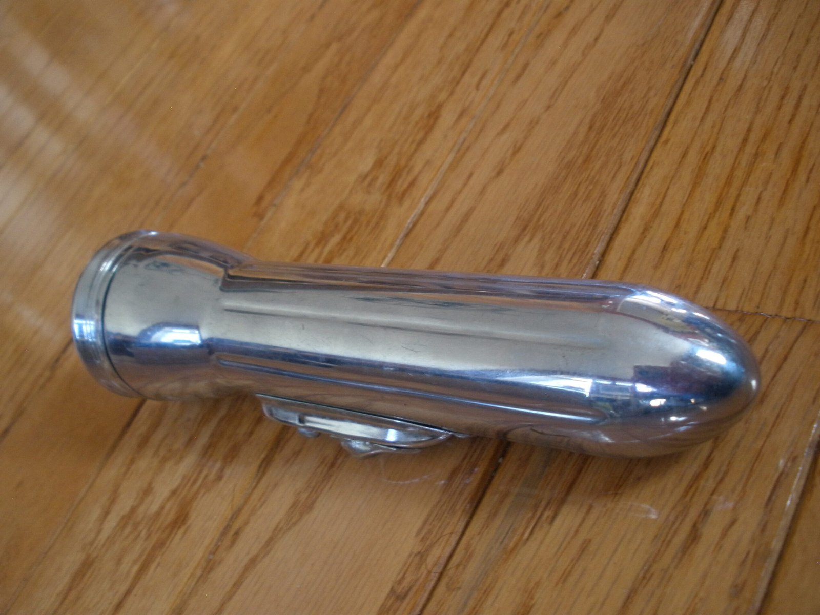 1950s RAY-O-VAC CHROME BULLET FLASHLIGHT - Image 4