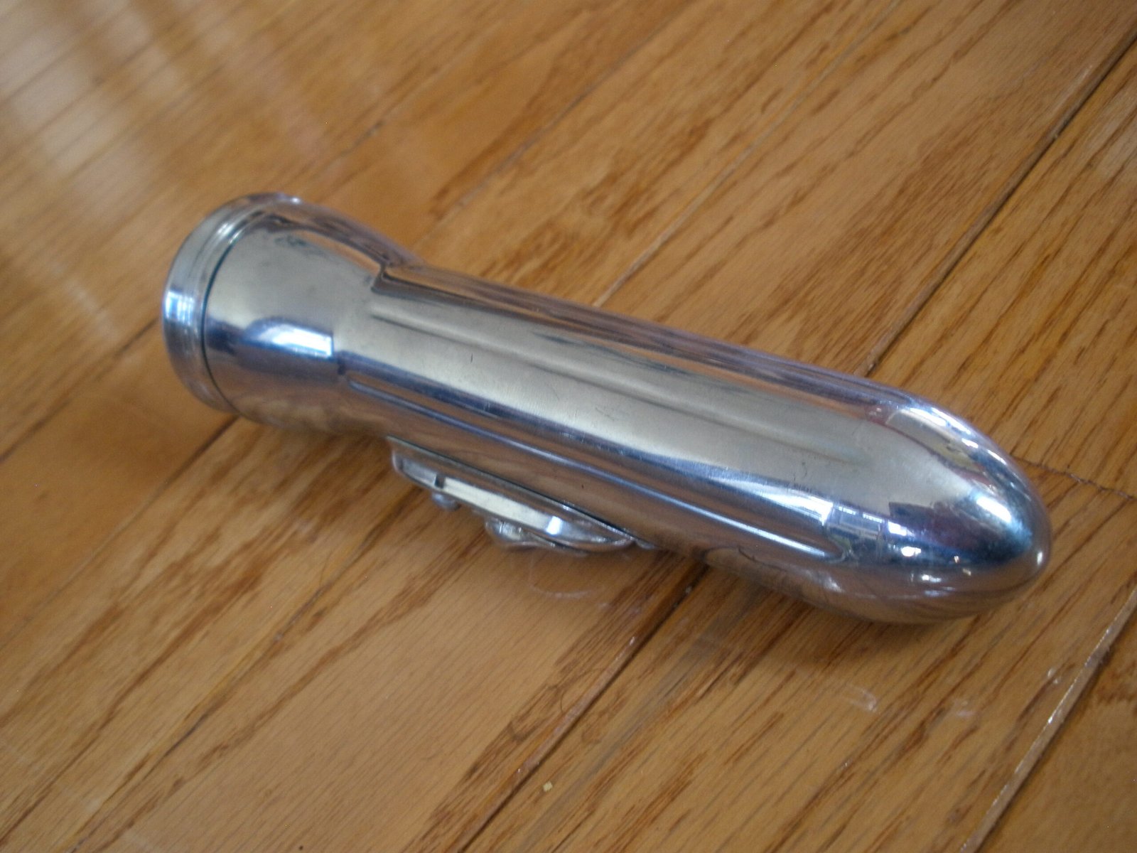 1950s RAY-O-VAC CHROME BULLET FLASHLIGHT - Image 6
