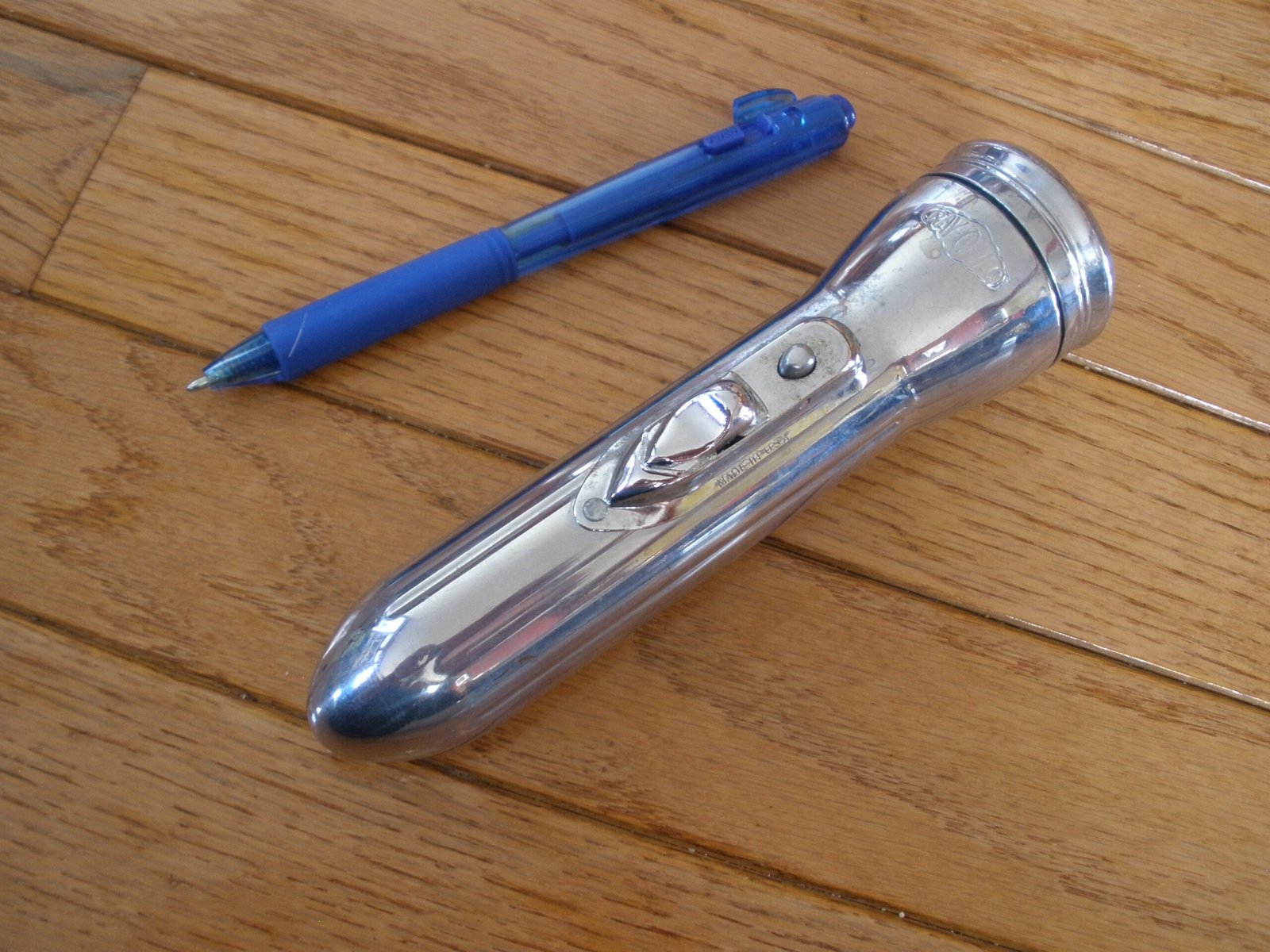 1950s RAY-O-VAC CHROME BULLET FLASHLIGHT - Image 7