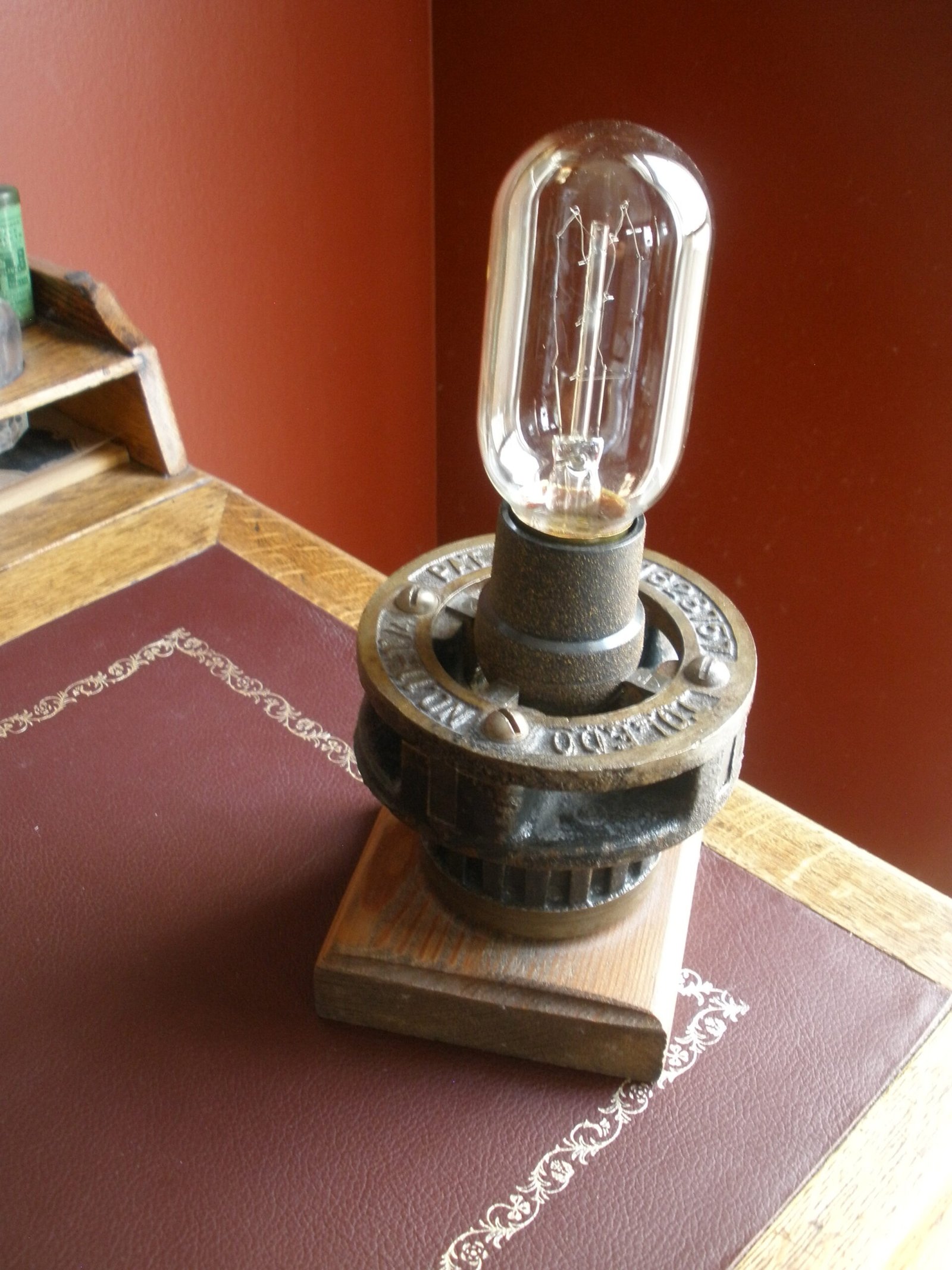EDISON BULB TOLEDO DIE HEAD DESK LAMP - Steampunk Style Lamp