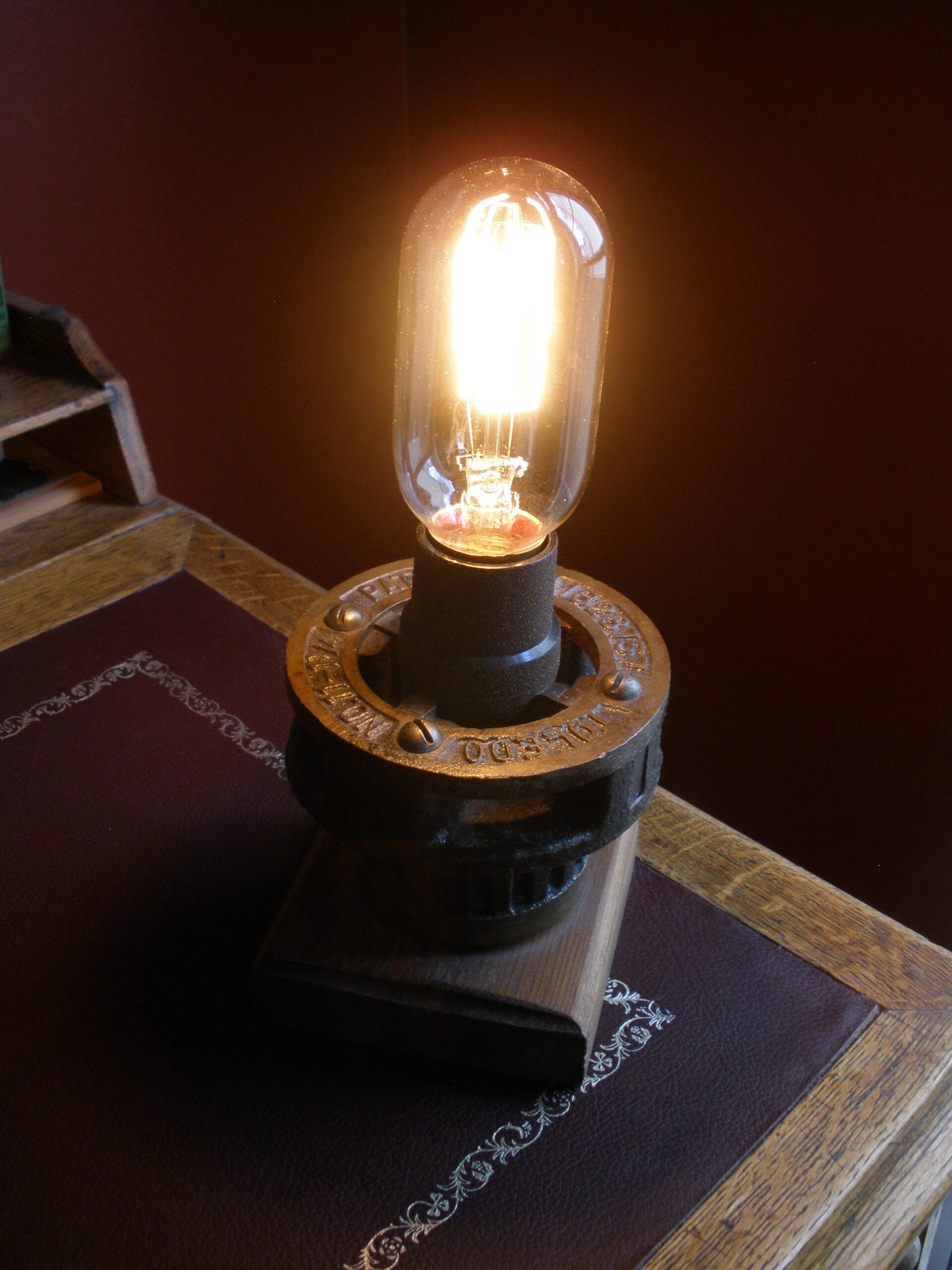 EDISON BULB TOLEDO DIE HEAD DESK LAMP - Steampunk Style Lamp - Image 5